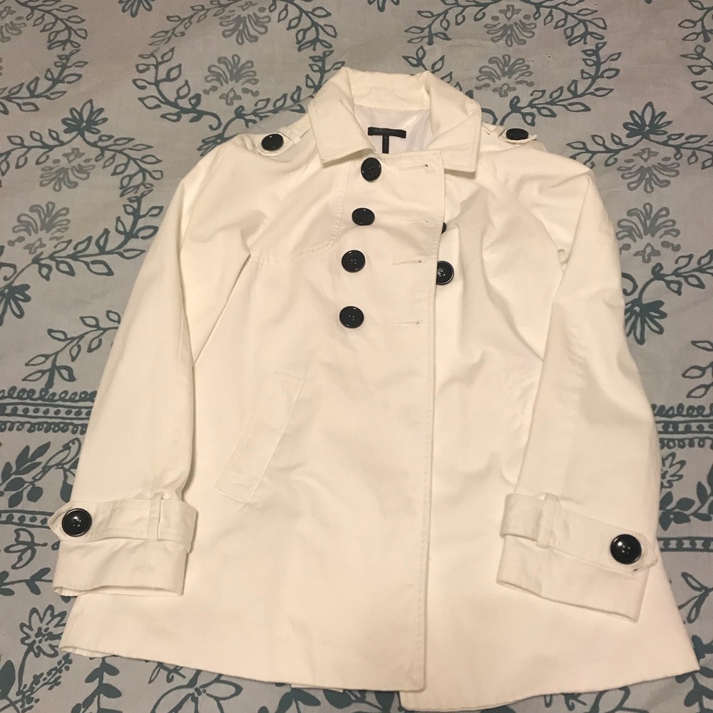 Daisy Fuentes trench coat
